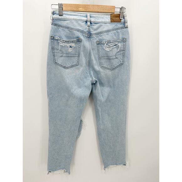 American Eagle Comfort Stretch Waistband Mom Jeans Light Wash Distressed Size 2 - Picture 2 of 8